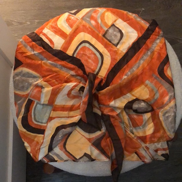 Coveri collection 100%silk scarf top - Picture 3 of 7